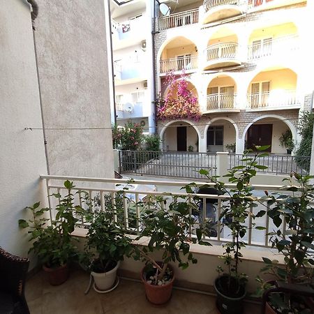 Apartments Jadranka Makarska Eksteriør bilde
